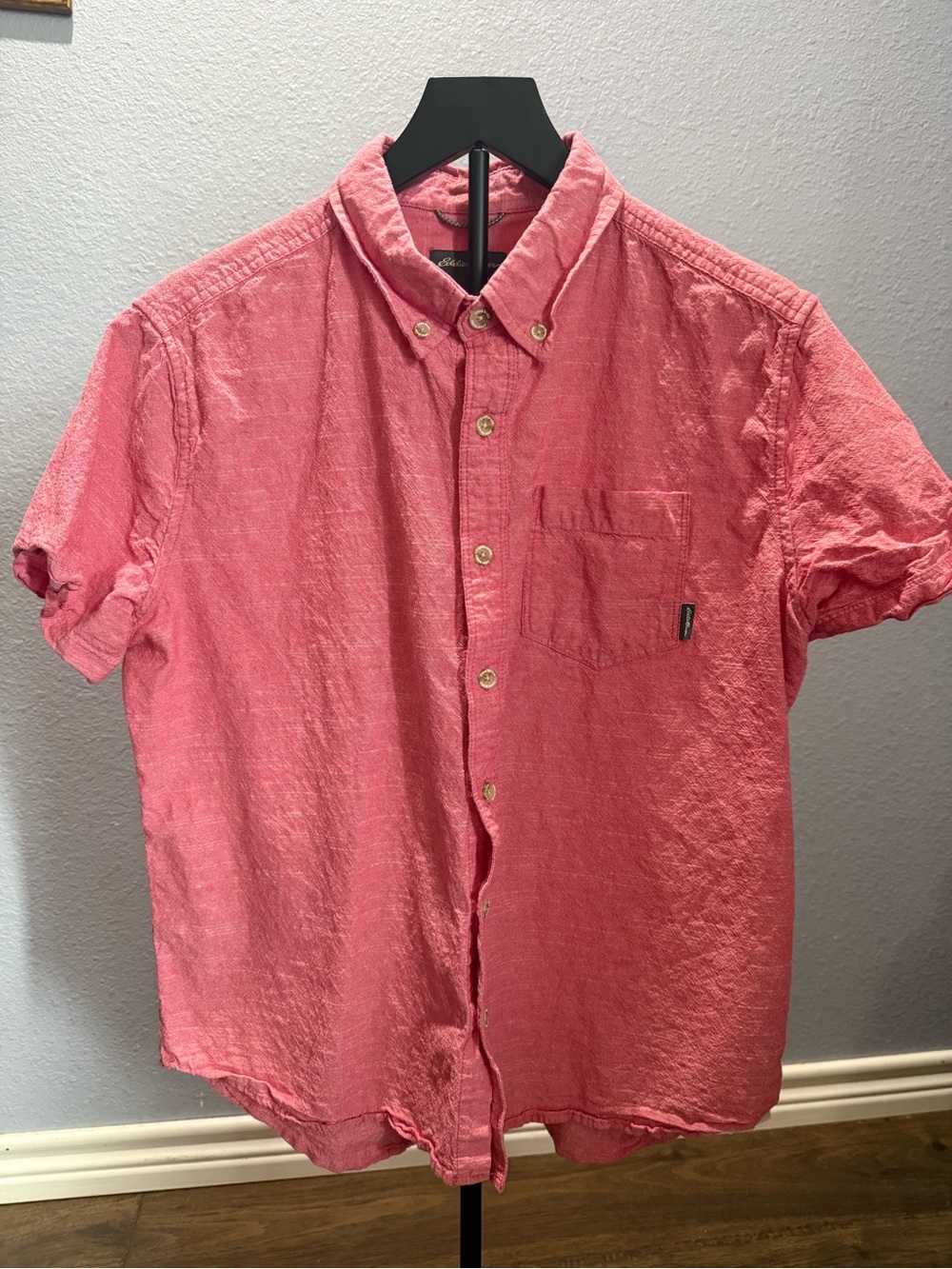Eddie Bauer Short Sleeve Button-Down Shirt in Red